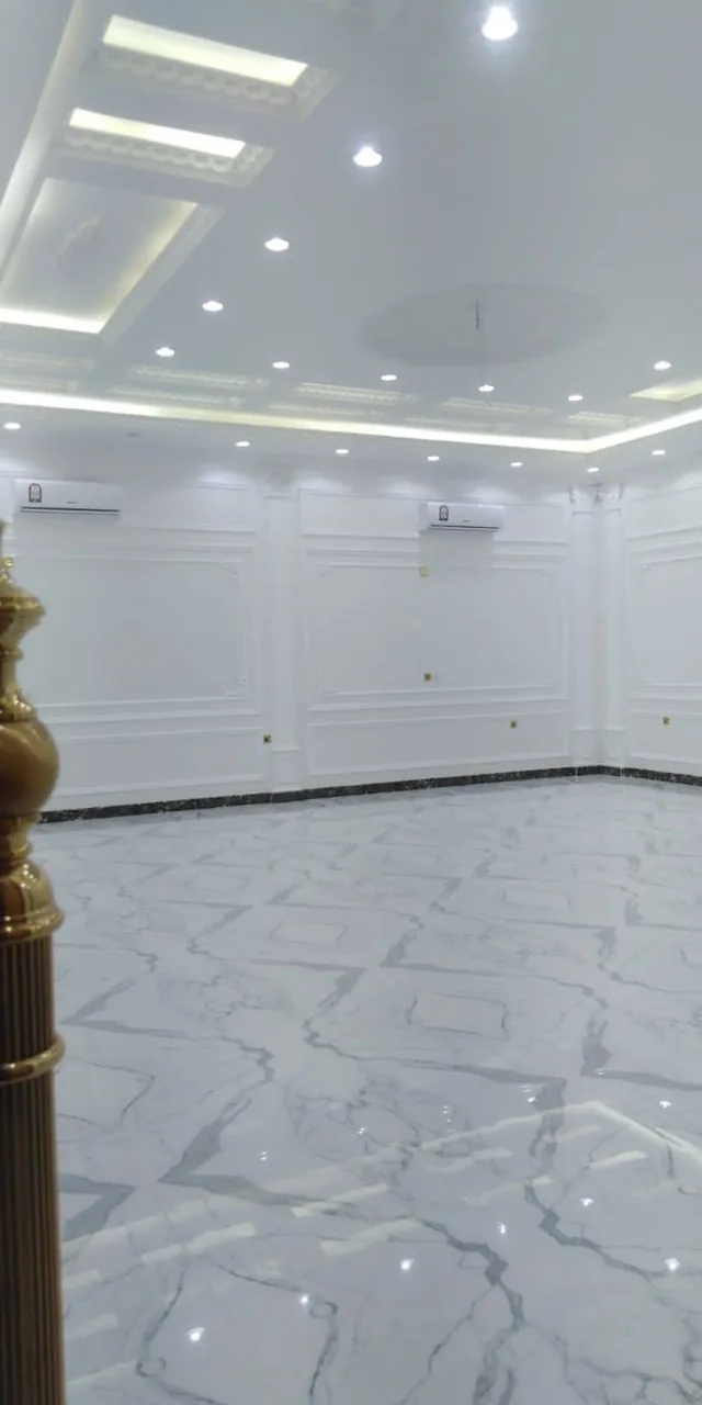 عروض تنظيف الفلل الجديدة: مساحة داخلية واسعة